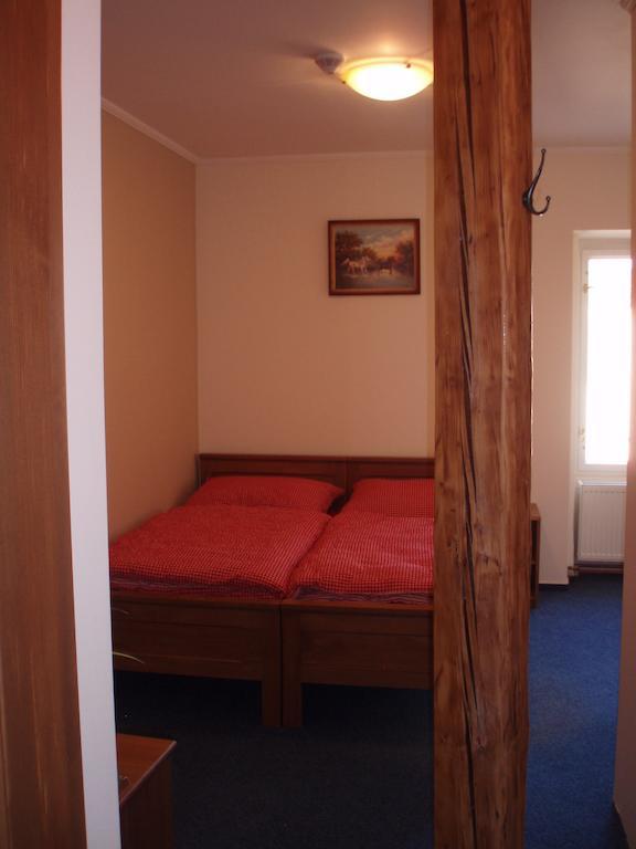 Hotel Mrazek Pardubice Rom bilde